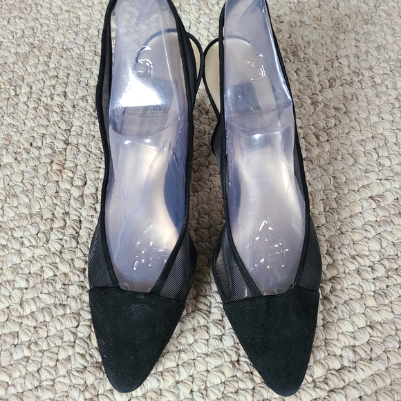 9 vintage heels, sheet and black suede, 3" heel, Italy, Saks Fifth Avenue - Picture 2 of 9